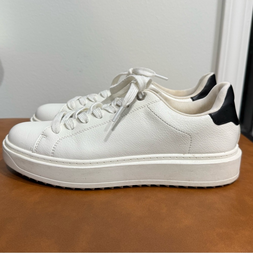 Used Steve Madden White Leather Platform Sneakers